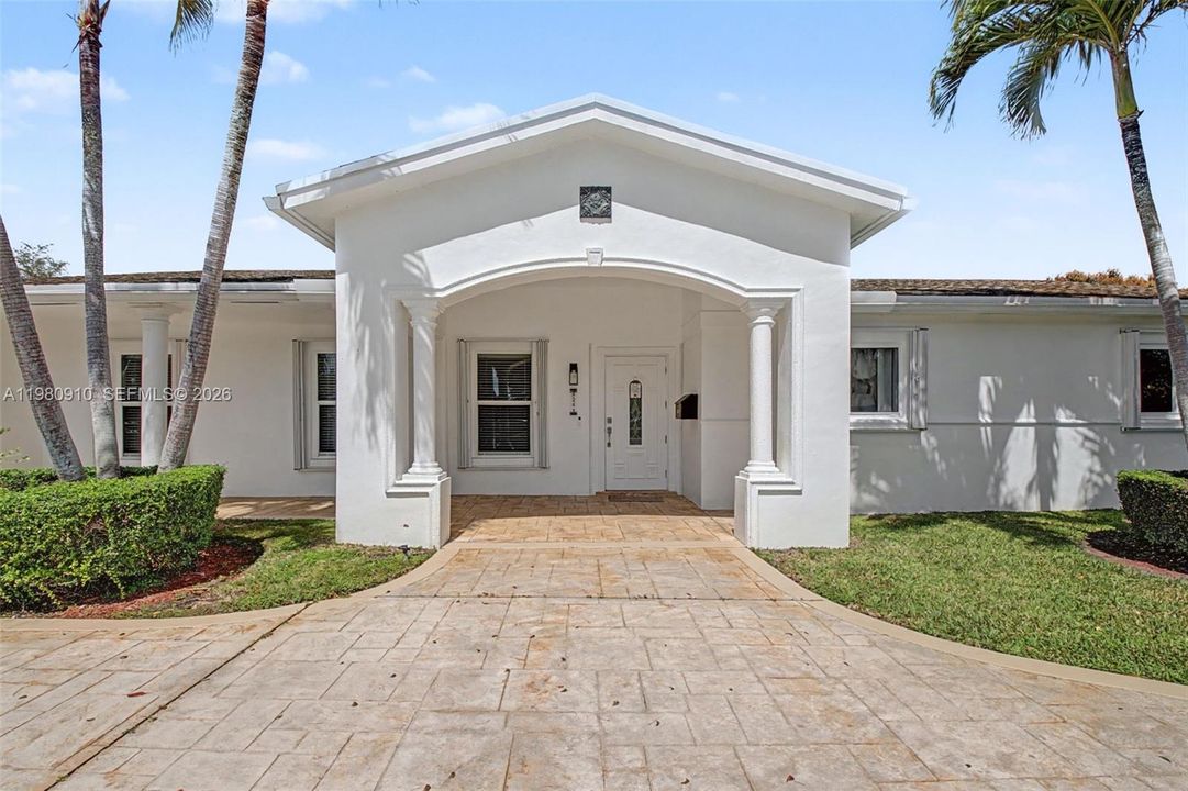 For Sale: $1,450,000 (4 beds, 4 baths, 2858 Square Feet)