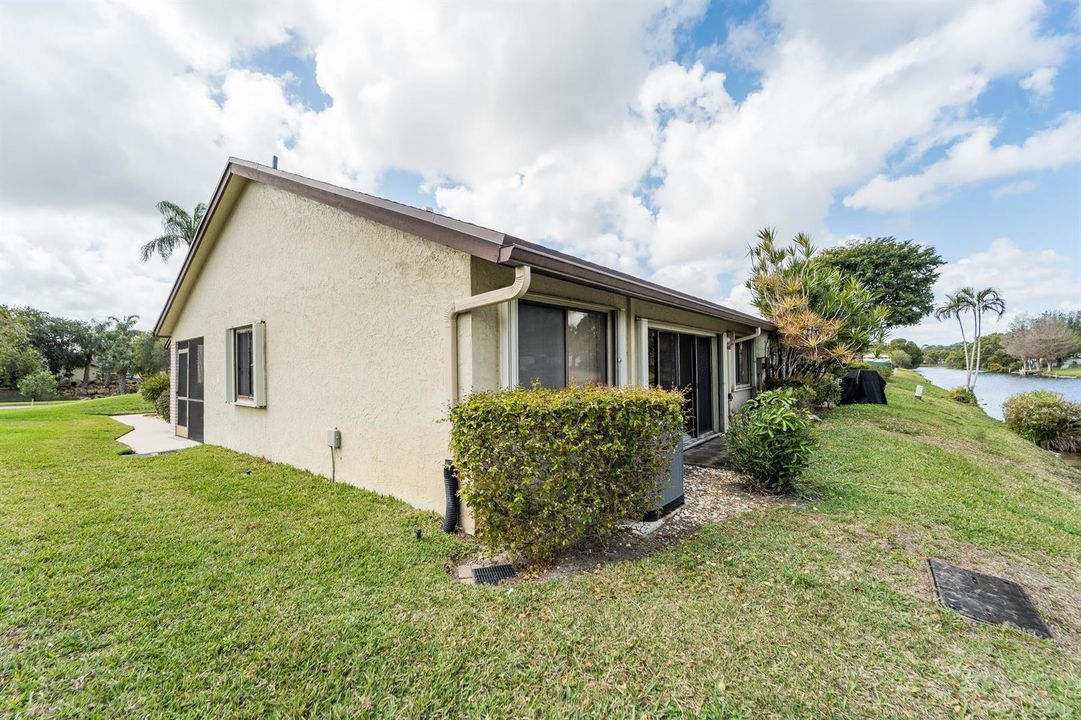 108Villagewalkdrive-5