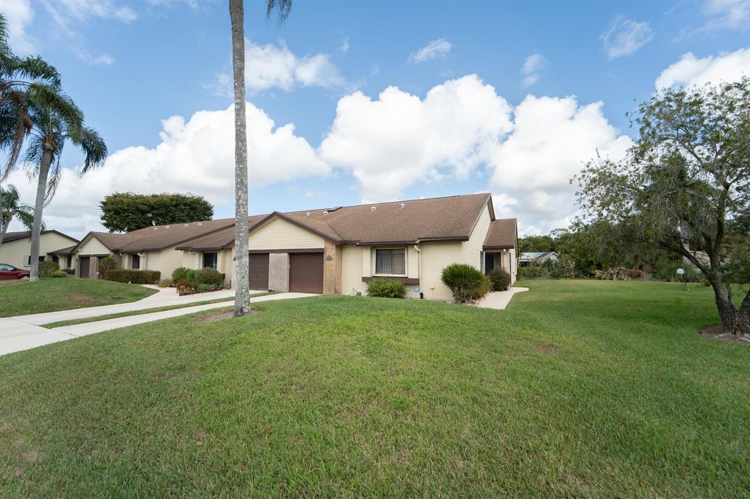 108Villagewalkdrive-12