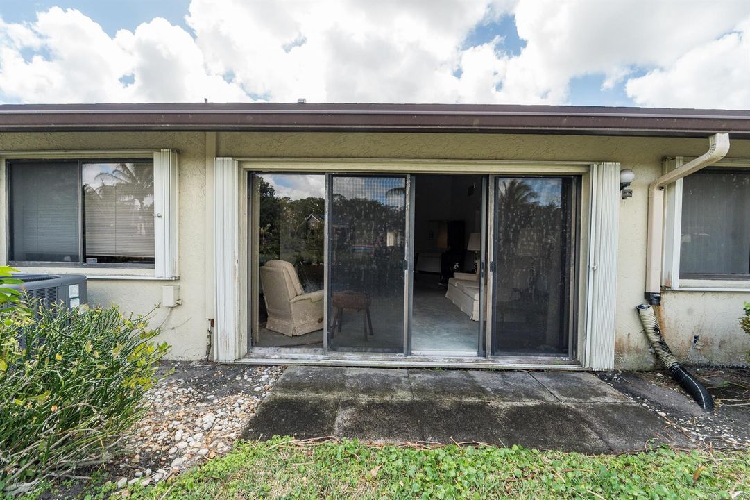108Villagewalkdrive-4