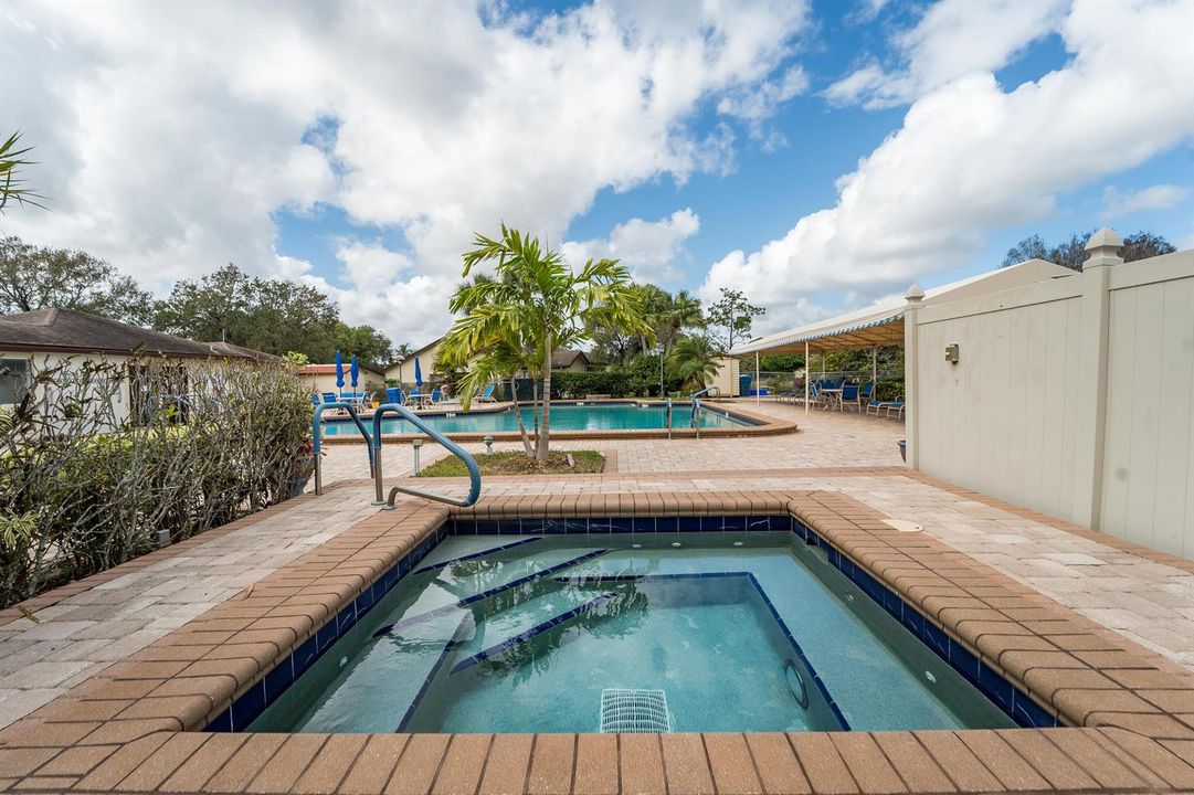 108Villagewalkdrive-17