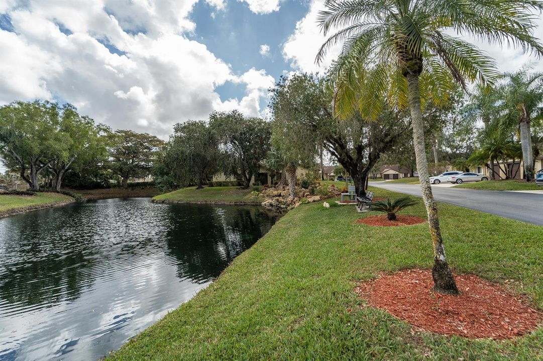 108Villagewalkdrive-9