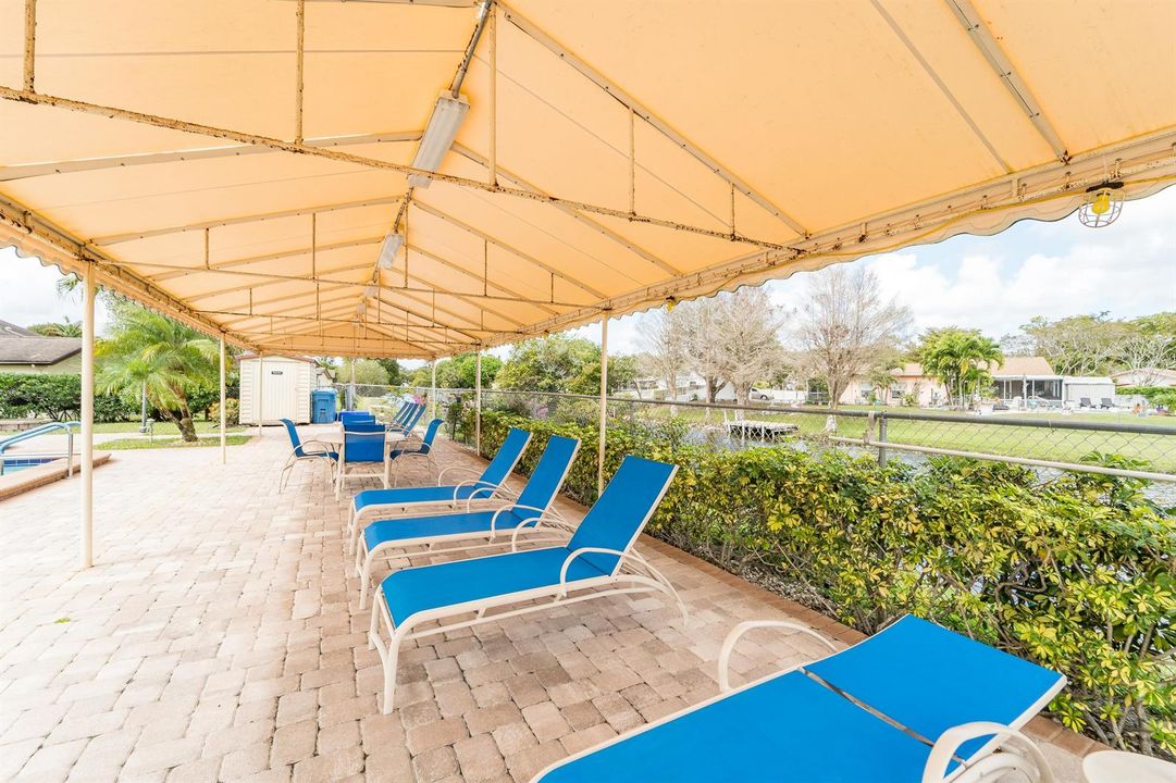 108Villagewalkdrive-19