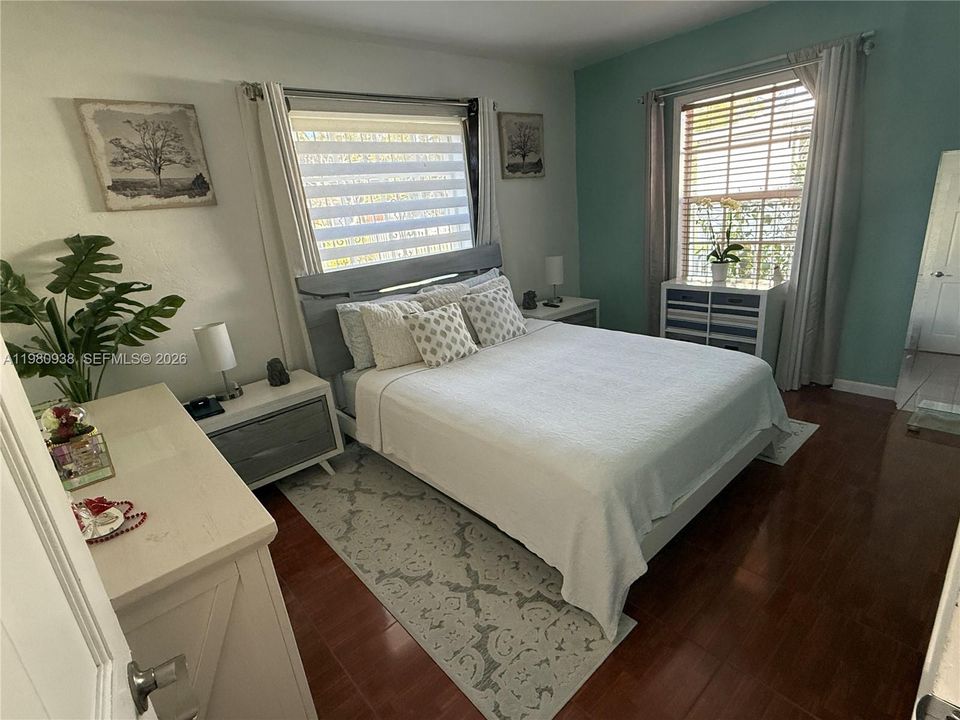 Activo con contrato: $400,000 (2 camas, 1 baños, 826 Pies cuadrados)