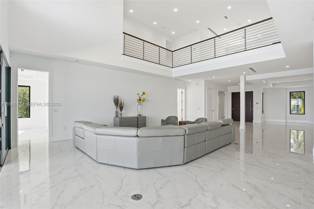 На продажу: $7,499,000 (6 спален, 6 ванн, 0 Квадратных фут)