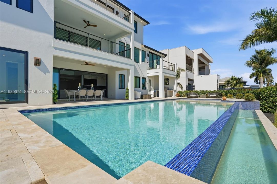 На продажу: $7,499,000 (6 спален, 6 ванн, 0 Квадратных фут)