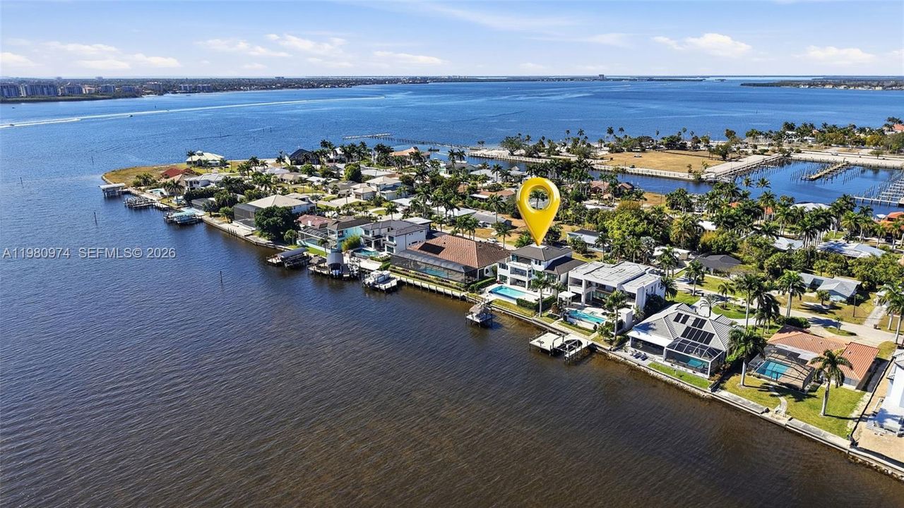 На продажу: $7,499,000 (6 спален, 6 ванн, 0 Квадратных фут)