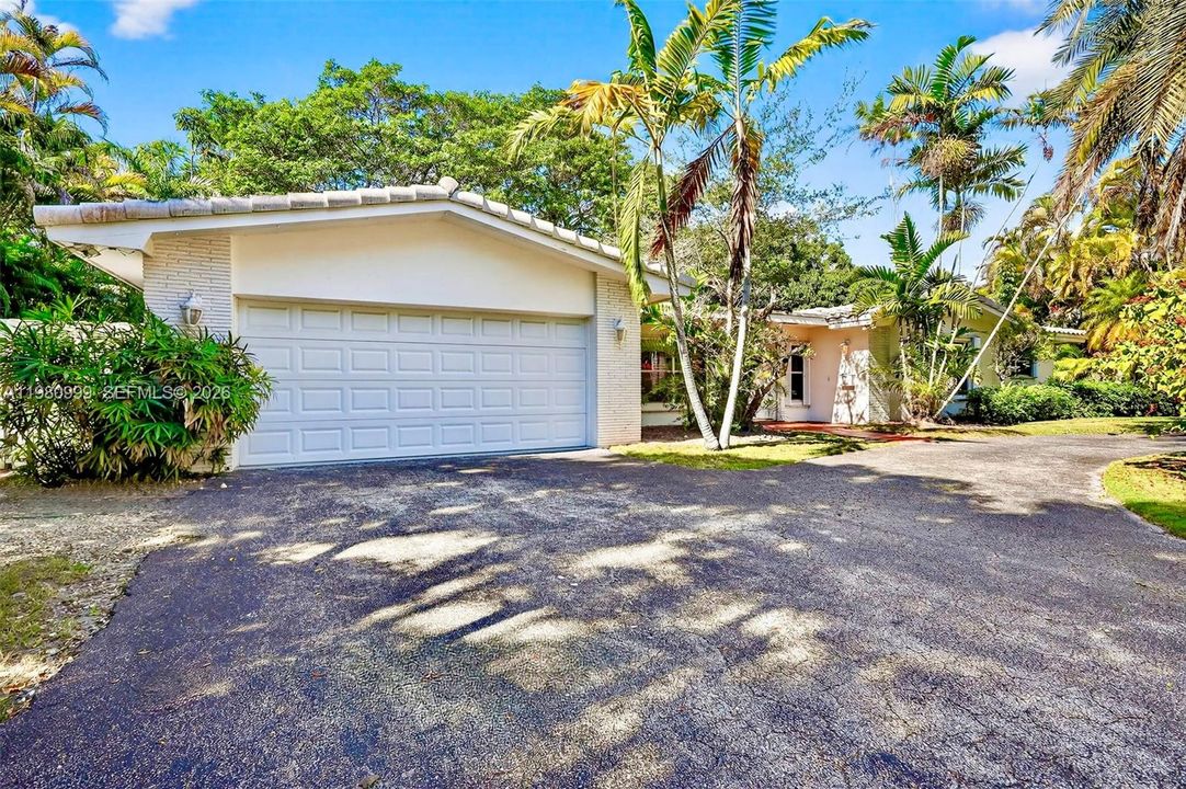 Activo con contrato: $1,795,000 (3 camas, 2 baños, 2247 Pies cuadrados)
