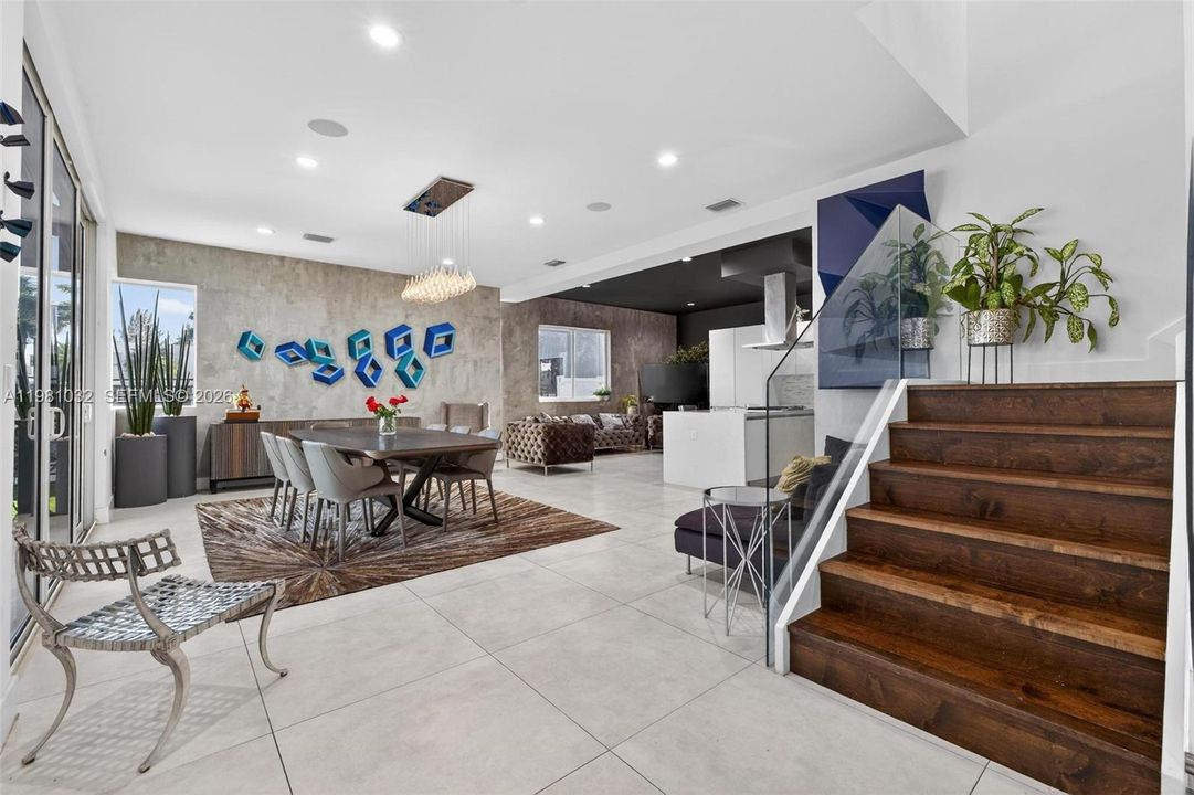 Recently Sold: $2,150,000 (6 beds, 7 baths, 4874 Square Feet)