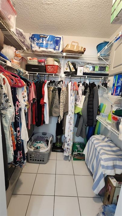 Activo con contrato: $89,900 (1 camas, 1 baños, 660 Pies cuadrados)