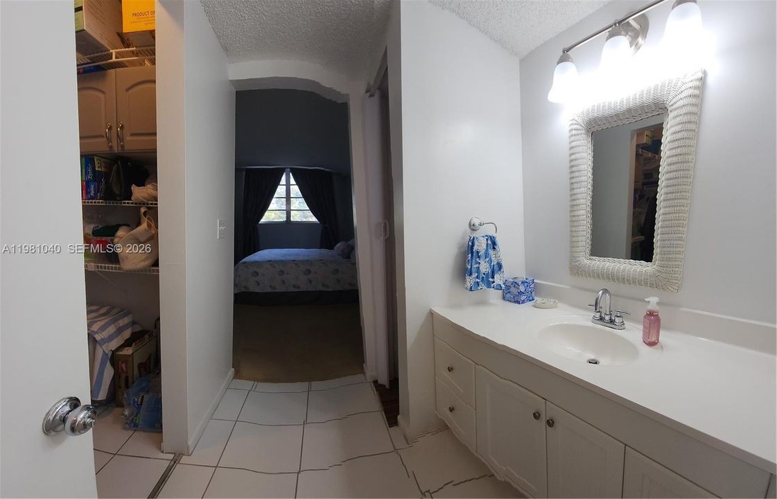 Activo con contrato: $89,900 (1 camas, 1 baños, 660 Pies cuadrados)