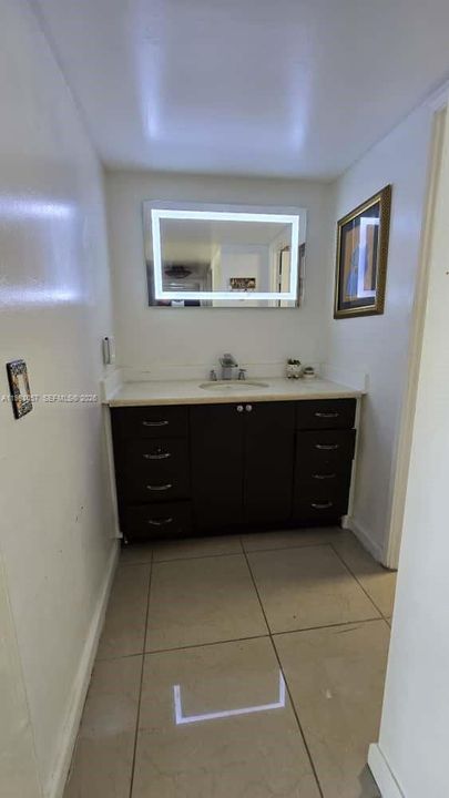 Activo con contrato: $154,000 (1 camas, 2 baños, 861 Pies cuadrados)