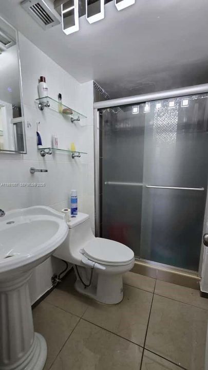 Activo con contrato: $154,000 (1 camas, 2 baños, 861 Pies cuadrados)