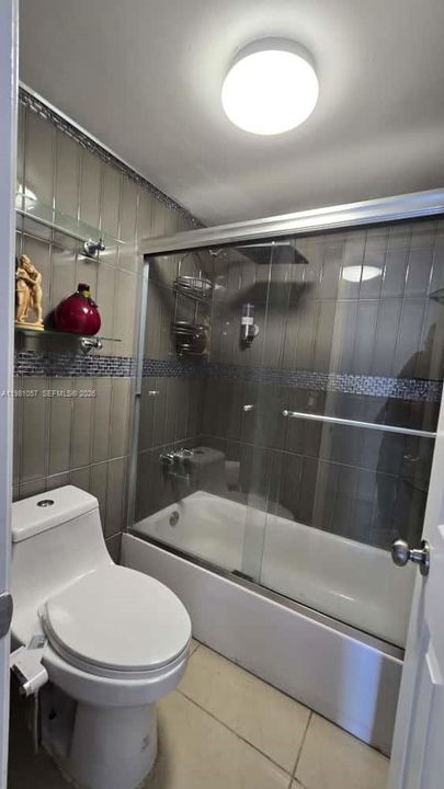 Activo con contrato: $154,000 (1 camas, 2 baños, 861 Pies cuadrados)