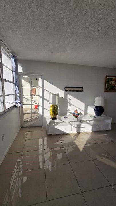Activo con contrato: $154,000 (1 camas, 2 baños, 861 Pies cuadrados)