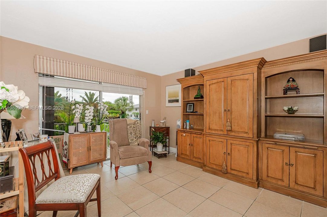 Activo con contrato: $253,000 (1 camas, 1 baños, 713 Pies cuadrados)