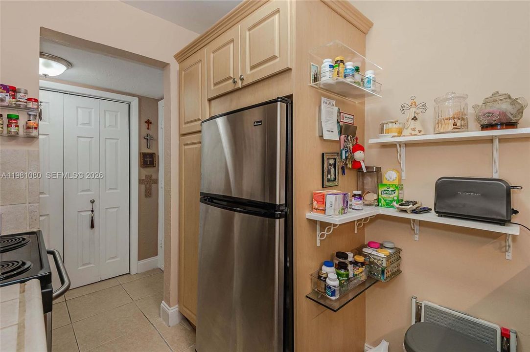 Activo con contrato: $253,000 (1 camas, 1 baños, 713 Pies cuadrados)
