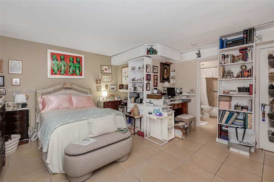 Activo con contrato: $253,000 (1 camas, 1 baños, 713 Pies cuadrados)