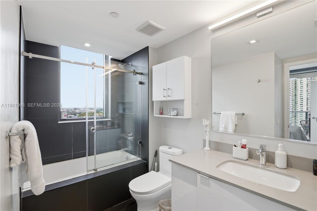 For Sale: $599,000 (2 beds, 2 baths, 1055 Square Feet)