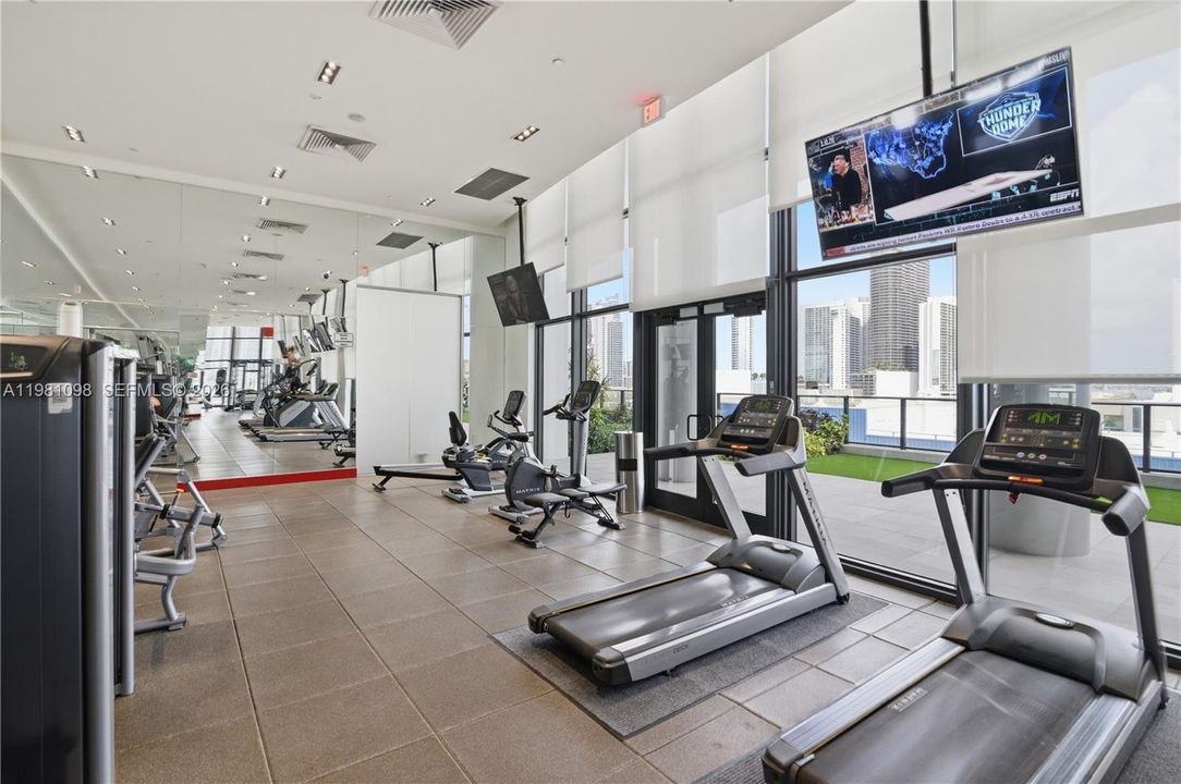 For Sale: $599,000 (2 beds, 2 baths, 1055 Square Feet)