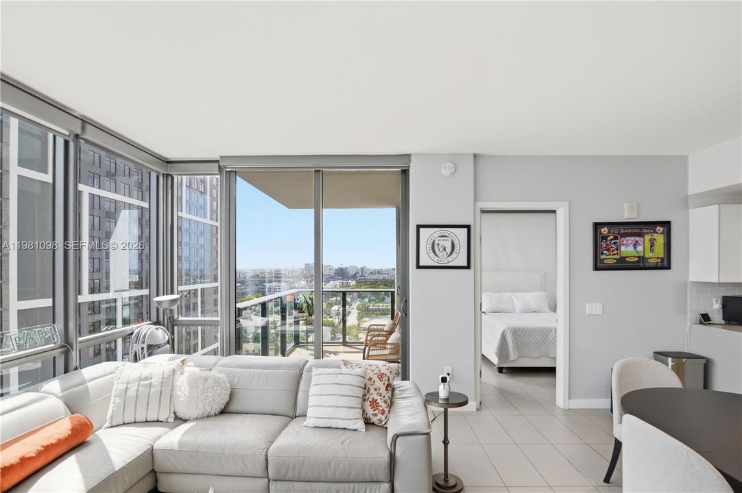 For Sale: $599,000 (2 beds, 2 baths, 1055 Square Feet)