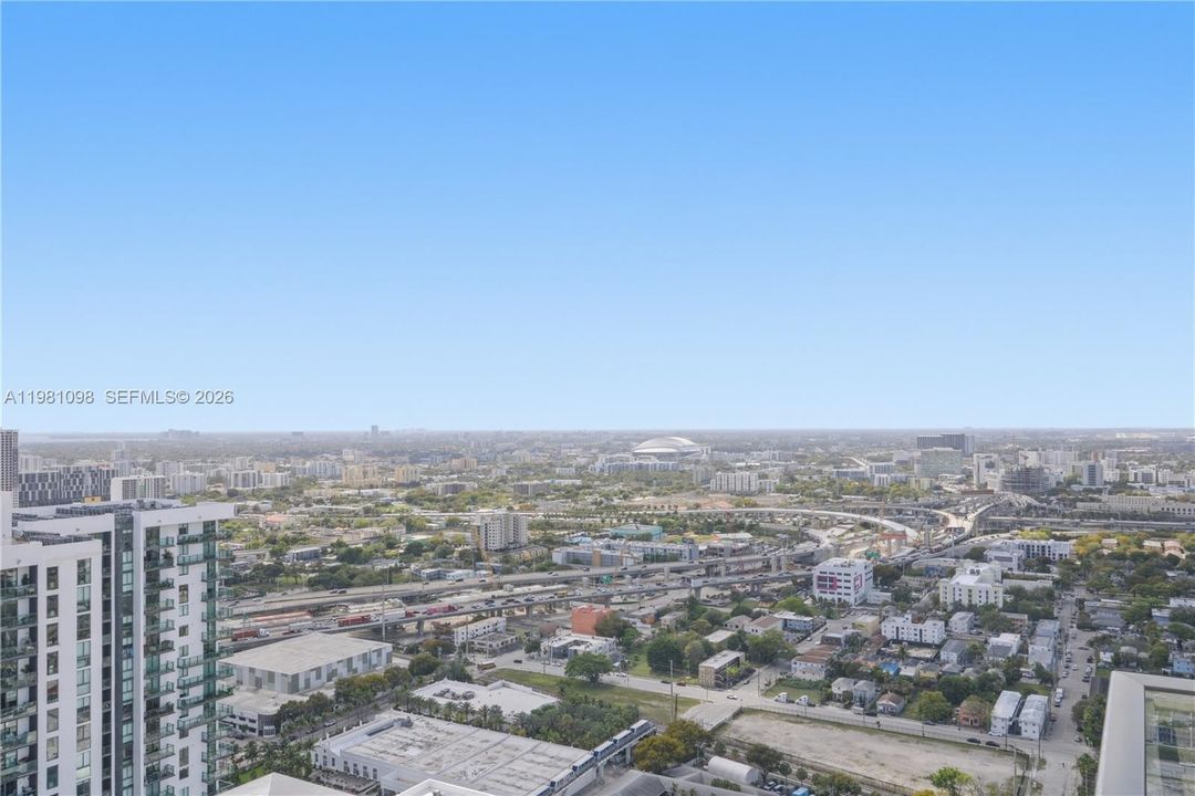For Sale: $599,000 (2 beds, 2 baths, 1055 Square Feet)