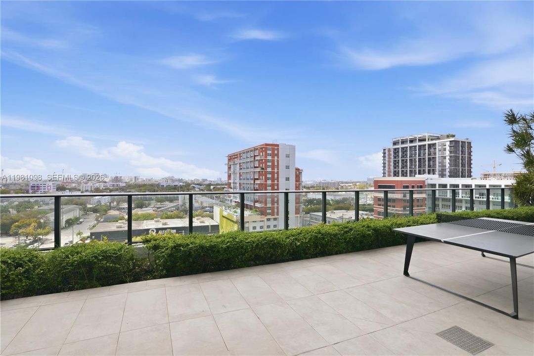For Sale: $599,000 (2 beds, 2 baths, 1055 Square Feet)
