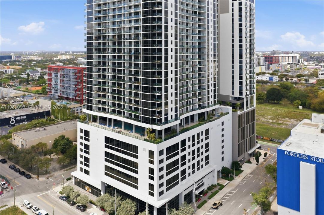 For Sale: $599,000 (2 beds, 2 baths, 1055 Square Feet)