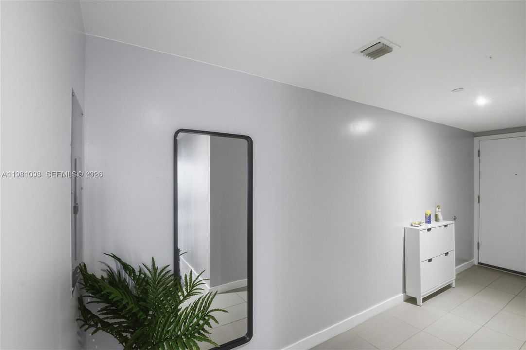 For Sale: $599,000 (2 beds, 2 baths, 1055 Square Feet)