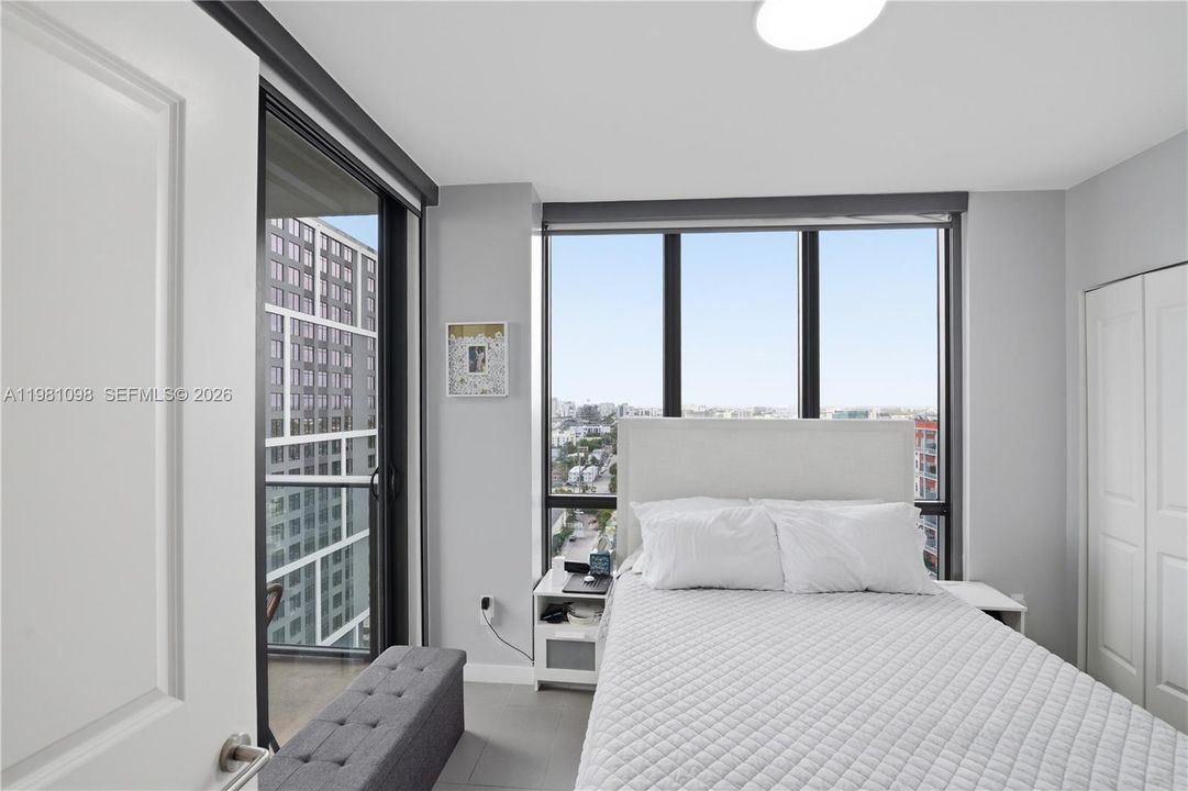 For Sale: $599,000 (2 beds, 2 baths, 1055 Square Feet)