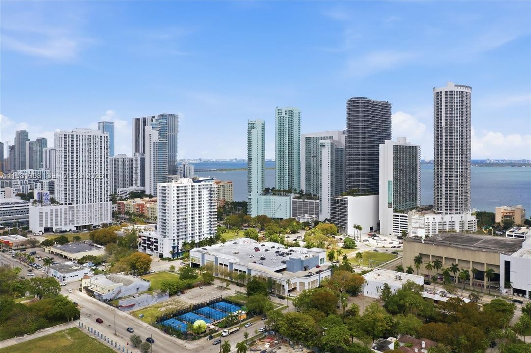 For Sale: $599,000 (2 beds, 2 baths, 1055 Square Feet)