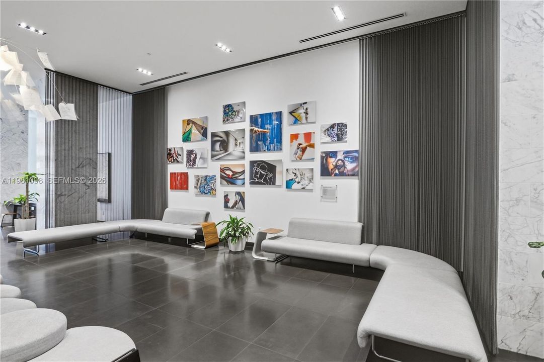 For Sale: $599,000 (2 beds, 2 baths, 1055 Square Feet)