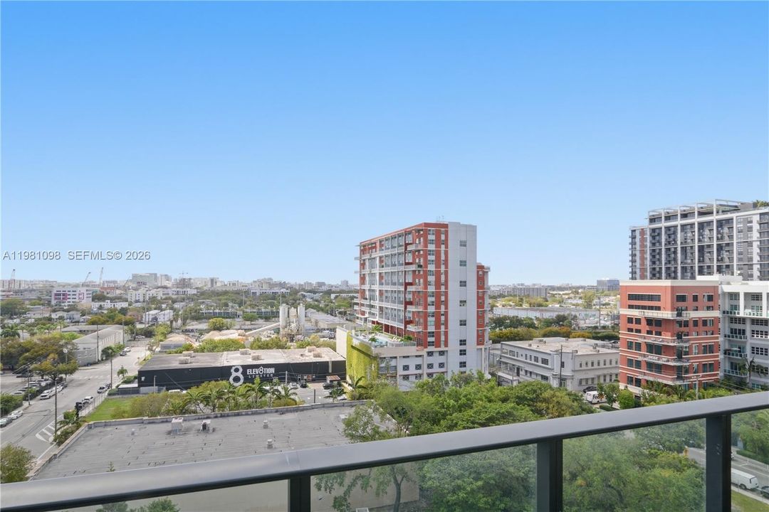 For Sale: $599,000 (2 beds, 2 baths, 1055 Square Feet)