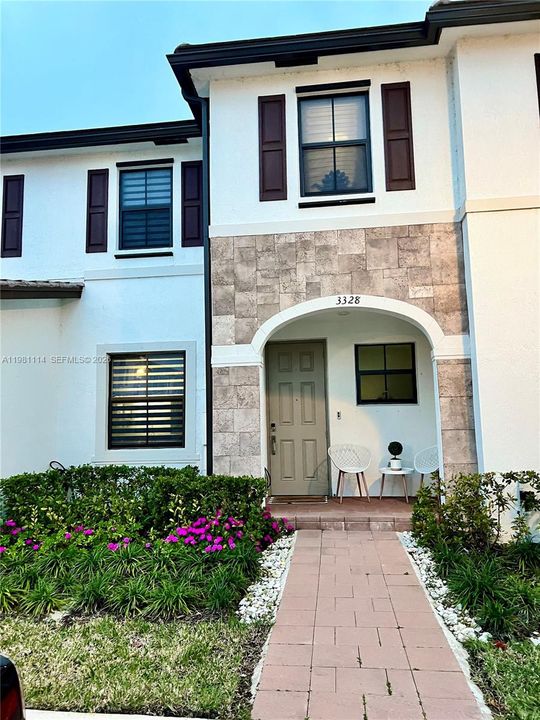 For Sale: $530,000 (3 beds, 2 baths, 1483 Square Feet)