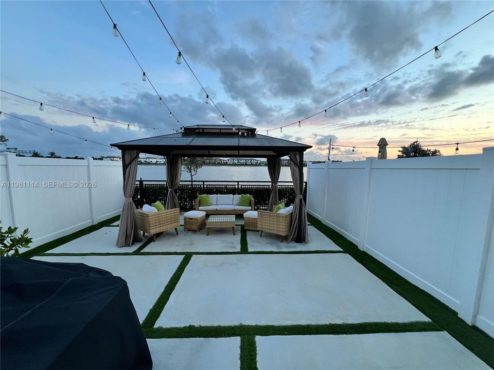For Sale: $530,000 (3 beds, 2 baths, 1483 Square Feet)