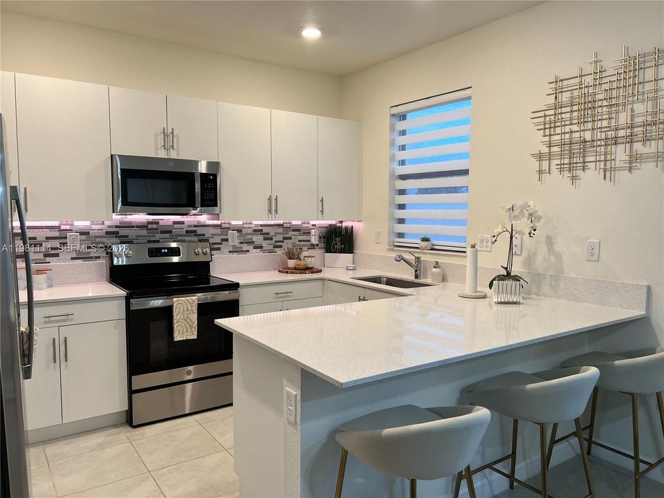 For Sale: $530,000 (3 beds, 2 baths, 1483 Square Feet)