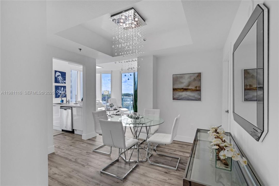 For Sale: $1,099,000 (2 beds, 2 baths, 1097 Square Feet)