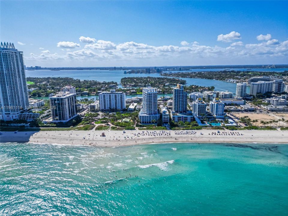 For Sale: $1,099,000 (2 beds, 2 baths, 1097 Square Feet)