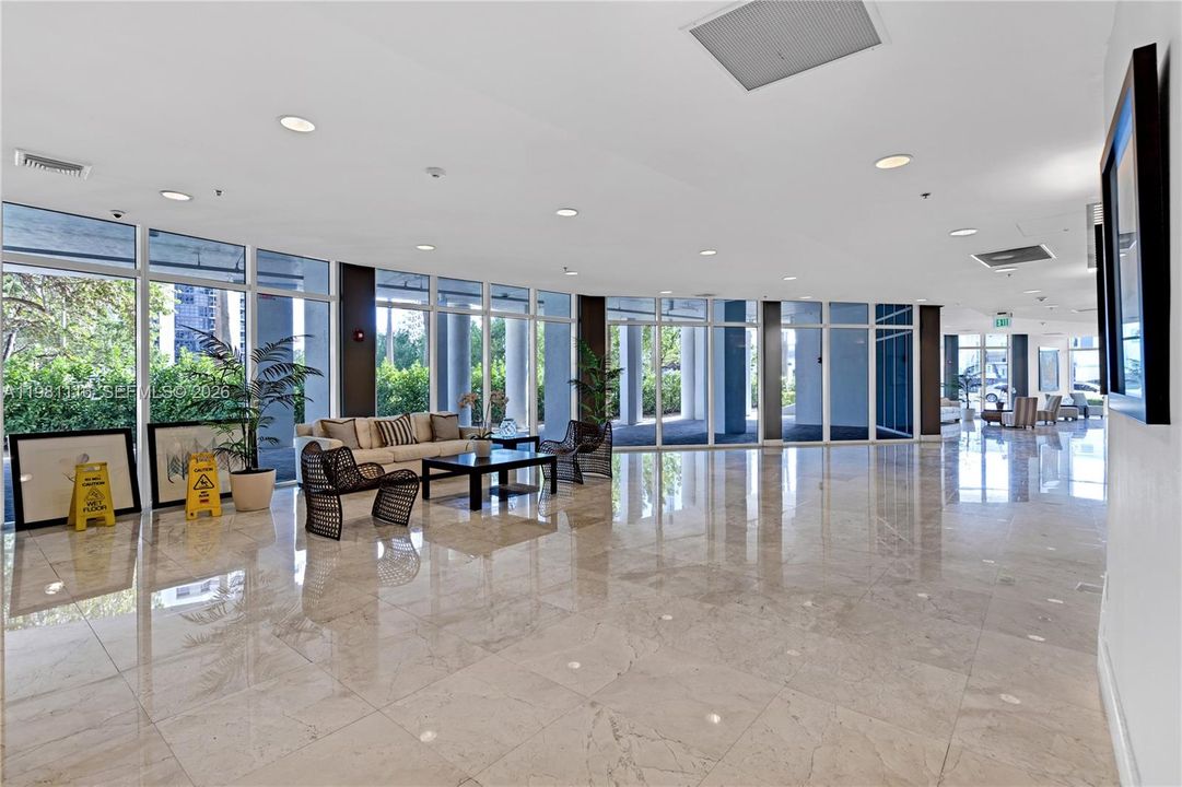For Sale: $1,099,000 (2 beds, 2 baths, 1097 Square Feet)