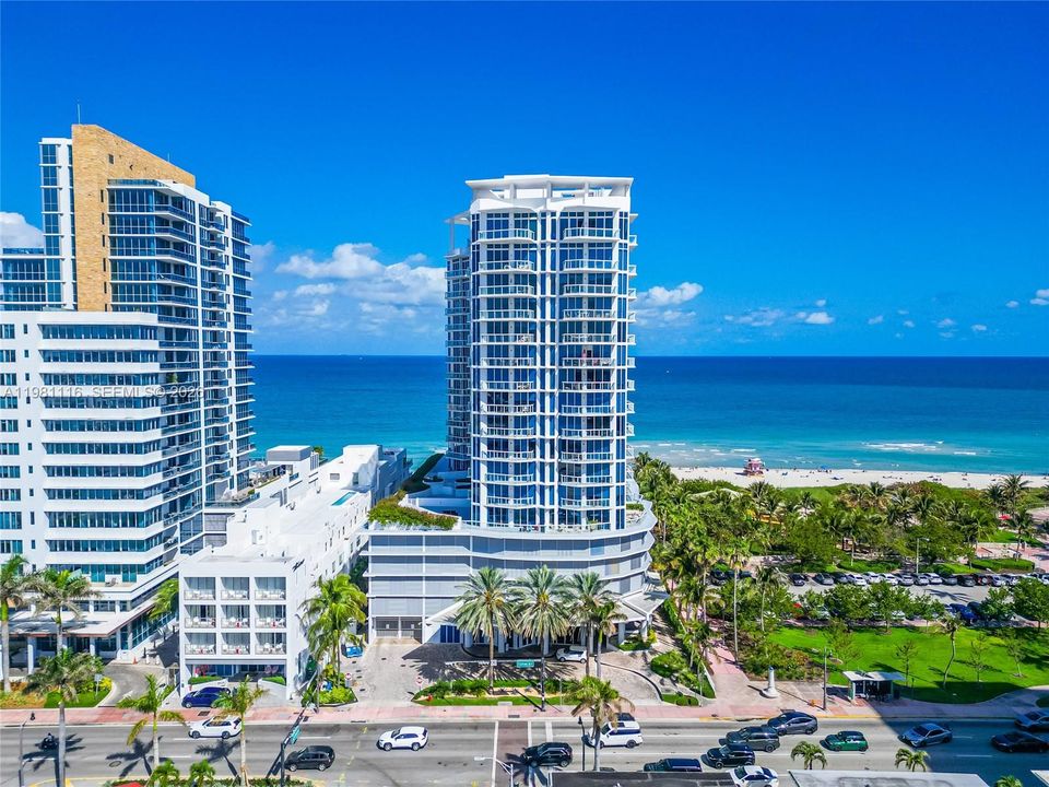 For Sale: $1,099,000 (2 beds, 2 baths, 1097 Square Feet)