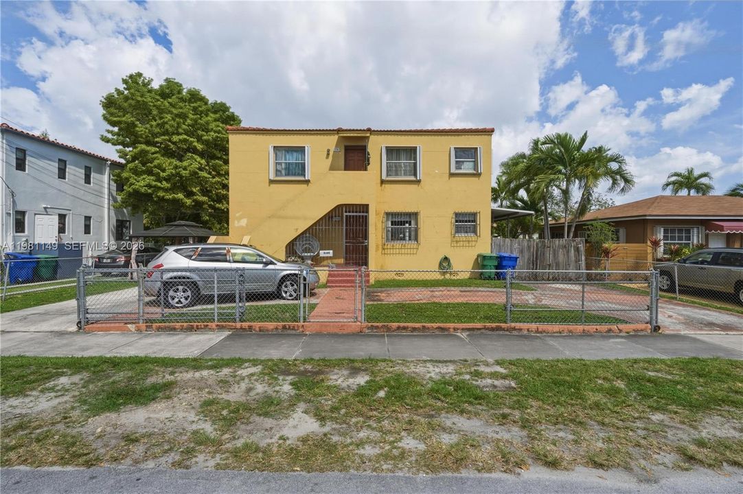 Active With Contract: $775,000 (0 beds, 0 baths, 2016 Square Feet)