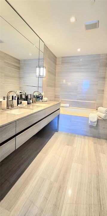 En Venta: $3,100,000 (2 camas, 2 baños, 1608 Pies cuadrados)