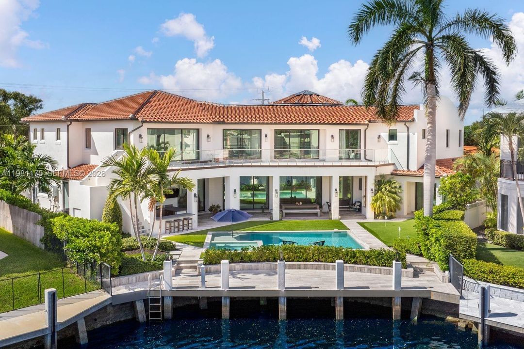 For Sale: $9,990,000 (8 beds, 7 baths, 8433 Square Feet)