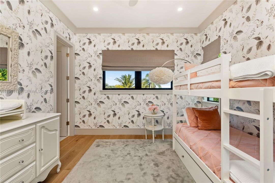 For Sale: $9,990,000 (8 beds, 7 baths, 8433 Square Feet)