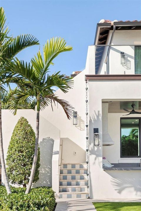 For Sale: $9,990,000 (8 beds, 7 baths, 8433 Square Feet)