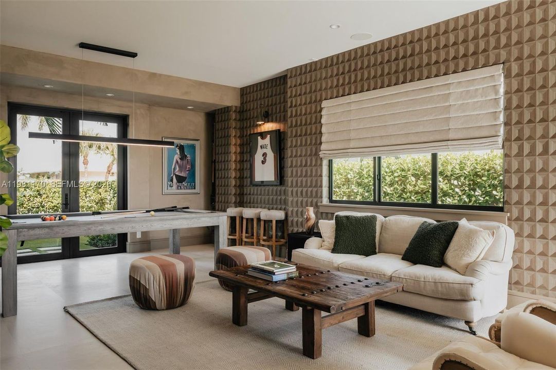 For Sale: $9,990,000 (8 beds, 7 baths, 8433 Square Feet)