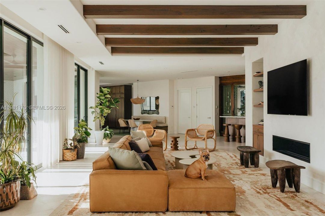 For Sale: $9,990,000 (8 beds, 7 baths, 8433 Square Feet)