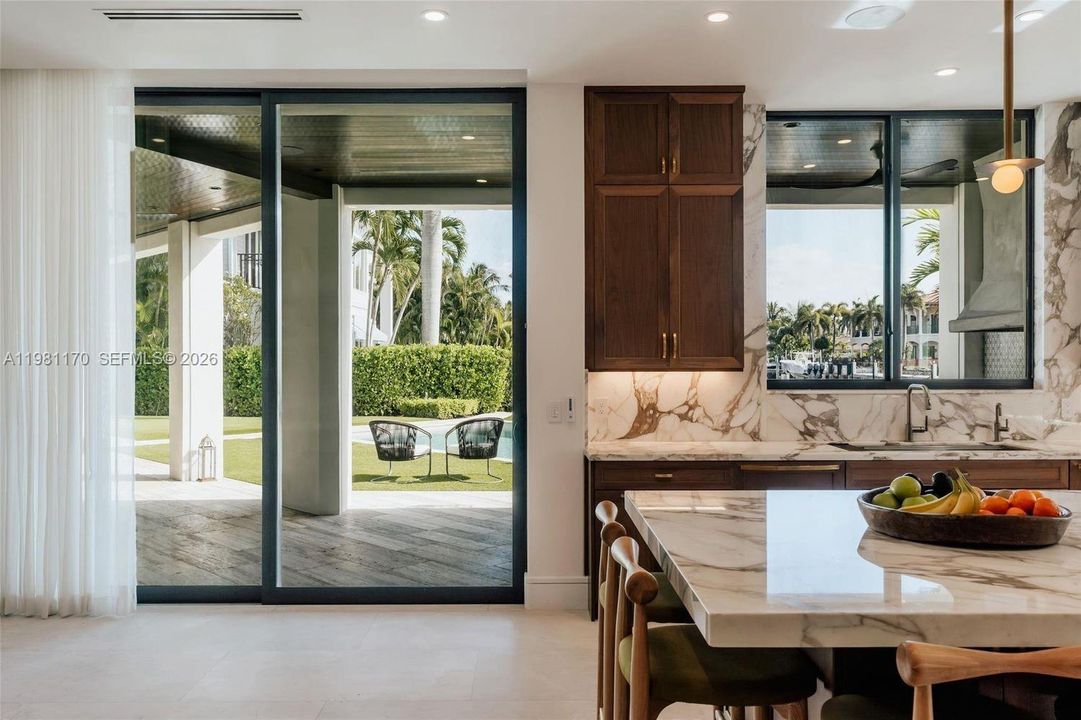 For Sale: $9,990,000 (8 beds, 7 baths, 8433 Square Feet)
