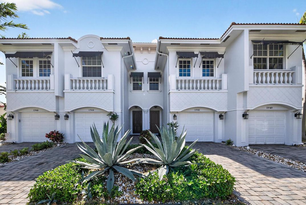 1942 NE 42nd St Pompano Beach-large-029-