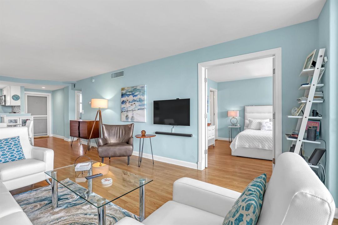 689 NE 6th #402 (12)
